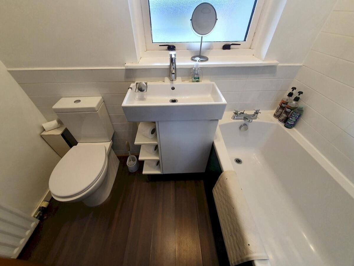 2 Bedroom, Free Parking & Netflix Near Hospitals Aberdeen Zewnętrze zdjęcie